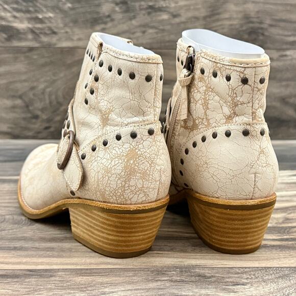 NIB Sofft Allene II 8.5M Western Chic Suede Antique Stud Bootie Boots Natural - Picture 8 of 12